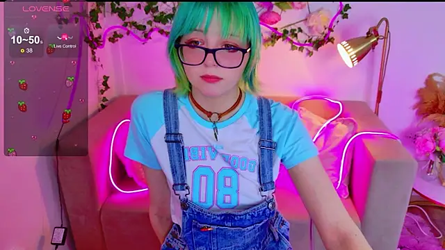 Snapshot of CoralineYoung chatting on April 2026 07:20:02 AM CoralineYoung online show from April 2026 07:20:02 AM