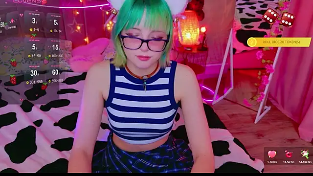 Snapshot of CoralineYoung chatting on April 2026 07:45:01 AM CoralineYoung online show from April 2026 07:45:01 AM