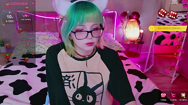 Snapshot of CoralineYoung chatting on April 2026 05:21:02 AM CoralineYoung online show from April 2026 05:21:02 AM