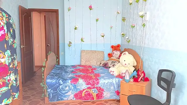 Audrey Aura online show from September 2025 05:00:02 AM