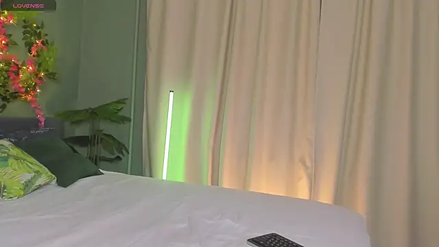 Snapshot of Lisbeth__Salander chatting on November 2025 02:33:02 AM Lisbeth Salander online show from November 2025 02:33:02 AM