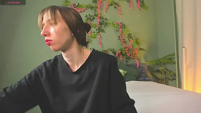 Snapshot of Lisbeth__Salander chatting on November 2025 02:36:02 AM Lisbeth Salander online show from November 2025 02:36:02 AM