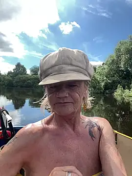Snapshot of ladyboatlady chatting on June 2026 09:13:01 AM ladyboatlady online show from June 2026 09:13:01 AM