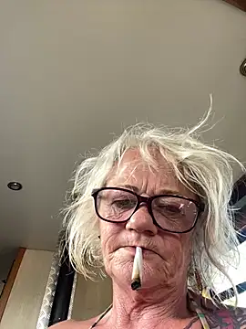 Snapshot of ladyboatlady chatting on June 2026 01:53:02 PM ladyboatlady online show from June 2026 01:53:02 PM