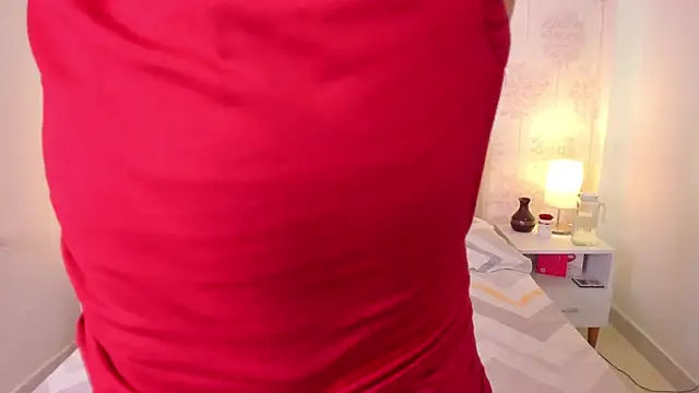 ShaynaHosk online show from February 2026 03:56:01 AM