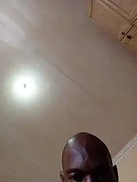 Snapshot of MillanoVenicasa chatting on April 2026 01:38:02 PM MillanoVenicasa online show from April 2026 01:38:02 PM