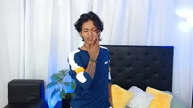 dreyk20 online show from November 2025 02:40:02 PM