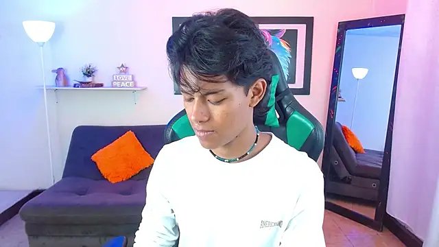 dreyk20 online show from November 2025 02:41:02 PM