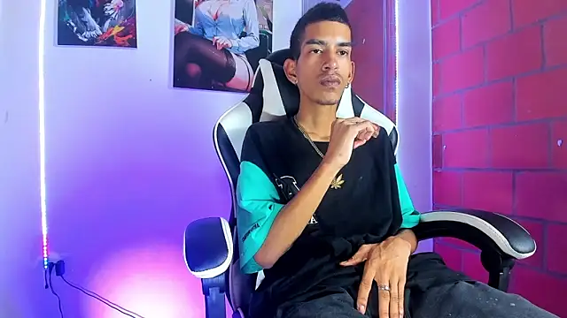 Snapshot of briamhoconor_xh chatting on March 2026 04:07:02 AM briamhoconor xh online show from March 2026 04:07:02 AM