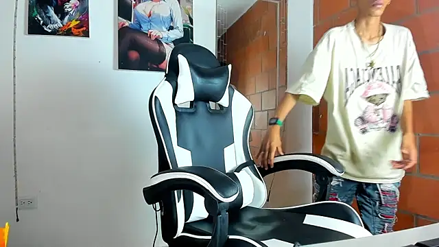 Snapshot of briamhoconor_xh chatting on March 2026 05:45:02 AM briamhoconor xh online show from March 2026 05:45:02 AM