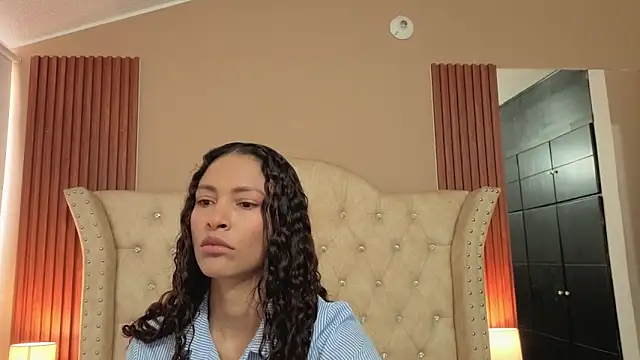 SofiaDelicia online show from November 2025 03:54:02 PM