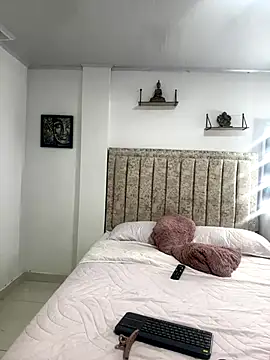 Snapshot of EmiilyEvans_ chatting on November 2025 10:32:02 PM EmiilyEvans online show from November 2025 10:32:02 PM