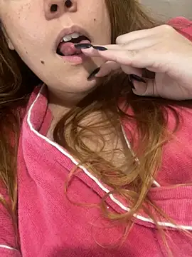 Lazinha18 online show from October 2025 02:12:02 AM