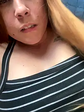 Lazinha18 online show from October 2025 05:33:02 PM