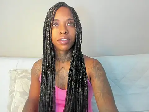 Snapshot of Pauline_Fox chatting on September 2025 01:40:01 AM Pauline Fox online show from September 2025 01:40:01 AM