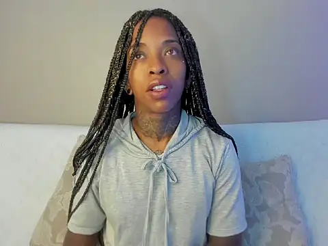 Snapshot of Pauline_Fox chatting on September 2025 02:35:01 AM Pauline Fox online show from September 2025 02:35:01 AM