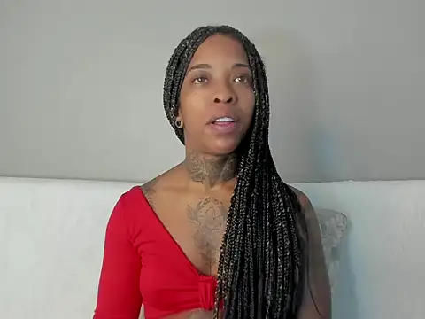 Snapshot of Pauline_Fox chatting on September 2025 02:37:02 AM Pauline Fox online show from September 2025 02:37:02 AM