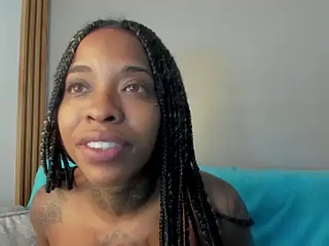 Snapshot of Pauline_Fox chatting on September 2025 09:58:01 AM Pauline Fox online show from September 2025 09:58:01 AM