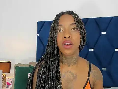 Snapshot of Pauline_Fox chatting on October 2025 12:03:02 PM Pauline Fox online show from October 2025 12:03:02 PM