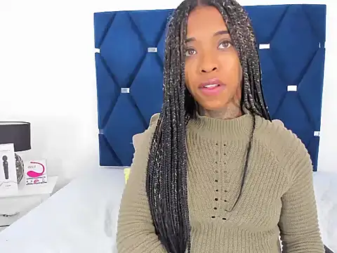 Snapshot of Pauline_Fox chatting on October 2025 02:22:02 AM Pauline Fox online show from October 2025 02:22:02 AM