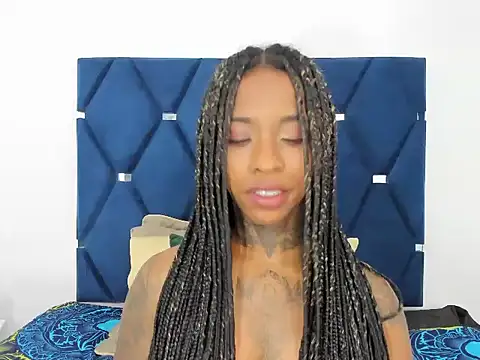 Snapshot of Pauline_Fox chatting on October 2025 12:16:02 PM Pauline Fox online show from October 2025 12:16:02 PM