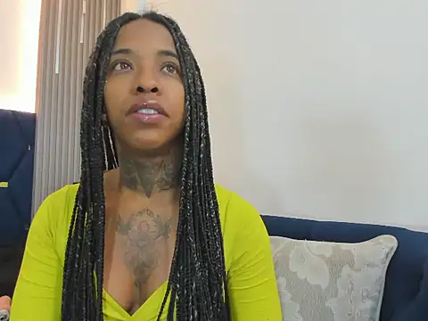 Snapshot of Pauline_Fox chatting on October 2025 01:17:02 AM Pauline Fox online show from October 2025 01:17:02 AM