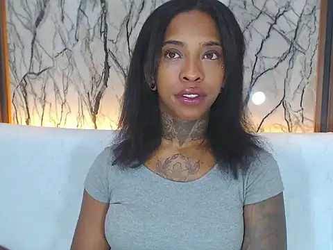 Snapshot of Pauline_Fox chatting on November 2025 11:51:02 PM Pauline Fox online show from November 2025 11:51:02 PM