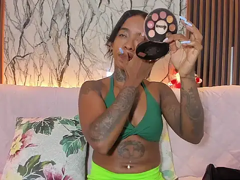 Snapshot of Pauline_Fox chatting on November 2025 11:38:01 PM Pauline Fox online show from November 2025 11:38:01 PM