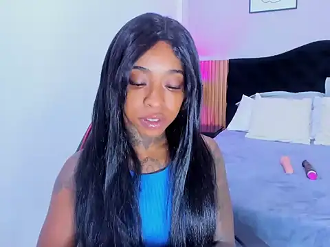 Snapshot of Pauline_Fox chatting on March 2026 02:25:01 AM Pauline Fox online show from March 2026 02:25:01 AM