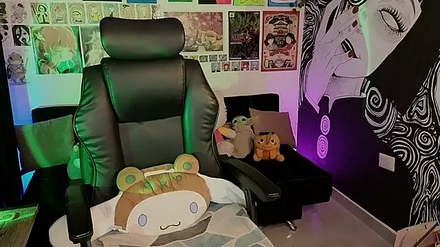 Yuhwan  online show from February 2026 11:55:01 PM