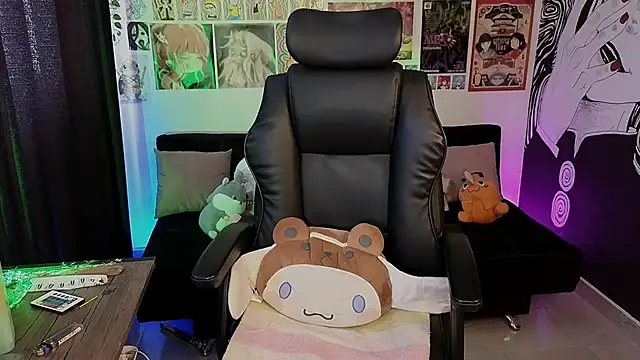 Yuhwan  online show from February 2026 08:40:02 PM