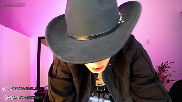 Snapshot of santiago_cutex chatting on October 2025 04:24:01 AM santiago cutex online show from October 2025 04:24:01 AM