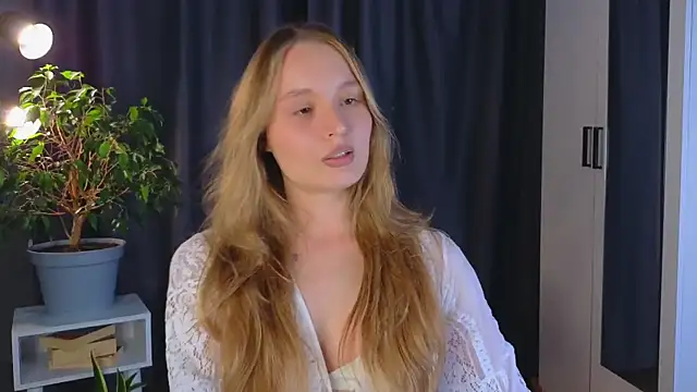 lisa schiele online show from September 2025 07:59:01 PM