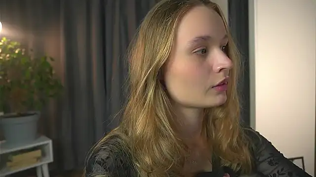 lisa schiele online show from October 2025 08:18:01 PM