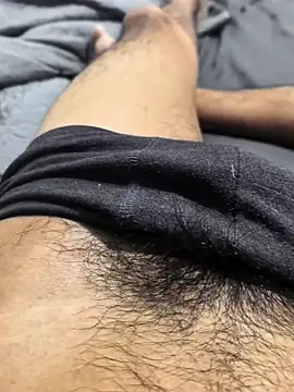 Yucsingl1 online show from April 2026 01:33:01 AM