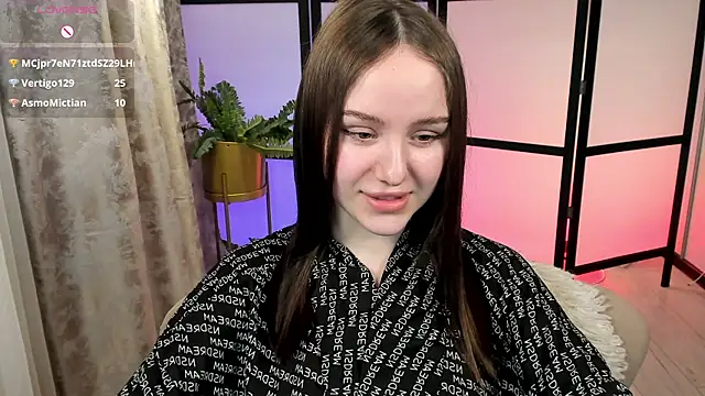 Snapshot of MarySparkle chatting on April 2026 07:45:01 AM MarySparkle online show from April 2026 07:45:01 AM