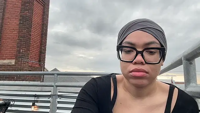 Snapshot of zahrabliss chatting on March 2026 09:20:01 PM zahrabliss online show from March 2026 09:20:01 PM