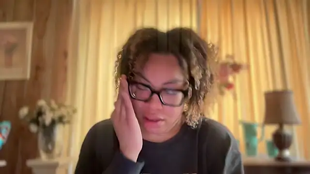 Snapshot of zahrabliss chatting on April 2026 09:13:01 PM zahrabliss online show from April 2026 09:13:01 PM