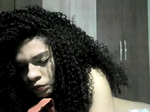 Cachinhospreto online show from September 2025 12:00:02 AM