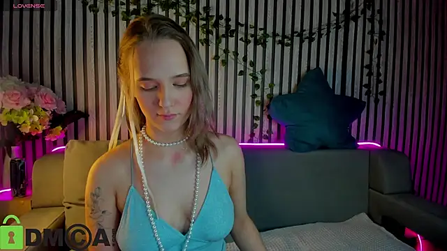 Casey Sweeet online show from December 2025 04:02:01 PM