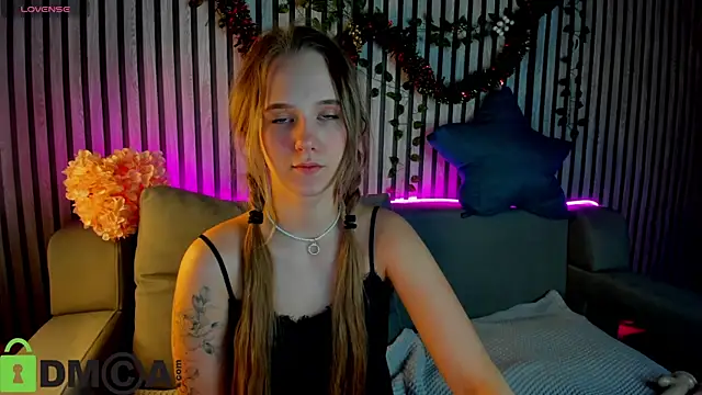 Snapshot of Casey_Sweeet chatting on January 2026 11:29:02 PM Casey Sweeet online show from January 2026 11:29:02 PM