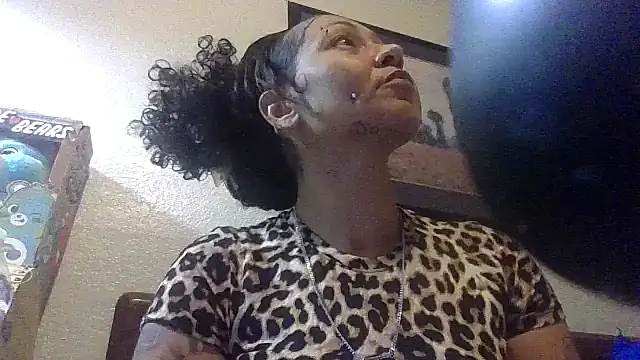 Snapshot of Flossee chatting on September 2025 10:48:02 PM Flossee online show from September 2025 10:48:02 PM