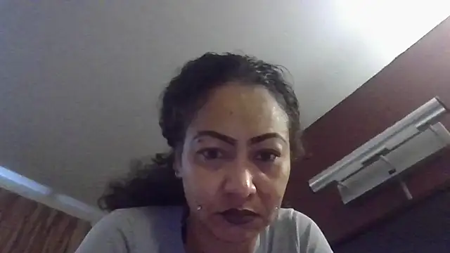 Snapshot of Flossee chatting on October 2025 10:45:01 AM Flossee online show from October 2025 10:45:01 AM