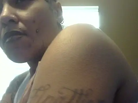 Snapshot of Flossee chatting on October 2025 02:14:02 PM Flossee online show from October 2025 02:14:02 PM