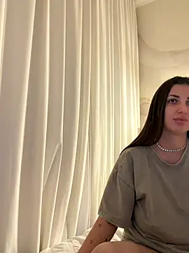 TiffaNoel online show from November 2025 03:15:02 PM