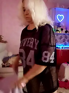 SquirtMilf00 online show from July 2026 03:22:01 AM