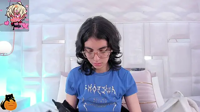 Im Molly Angel online show from October 2025 03:07:01 PM