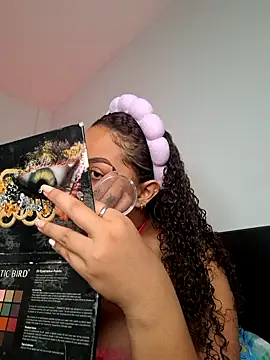 Nicoll 31 online show from November 2025 10:41:02 PM