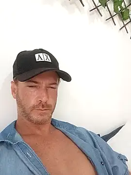 Snapshot of Loiroatv36 chatting on February 2026 03:07:01 PM Loiroatv36 online show from February 2026 03:07:01 PM