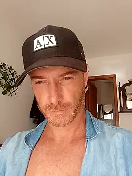 Snapshot of Loiroatv36 chatting on February 2026 07:32:02 PM Loiroatv36 online show from February 2026 07:32:02 PM